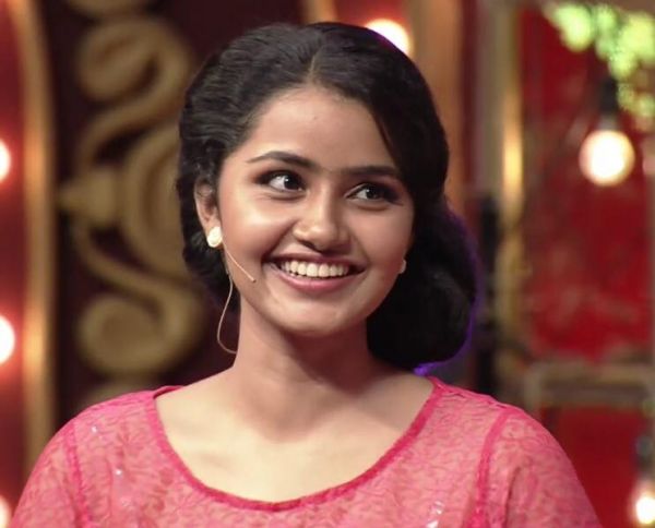 Anupama Parameswaran Kodi Photos 