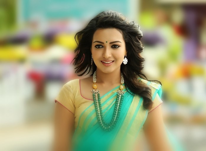 Actress Catherine Tresa Sarainodu Heroine Photos, Images 
