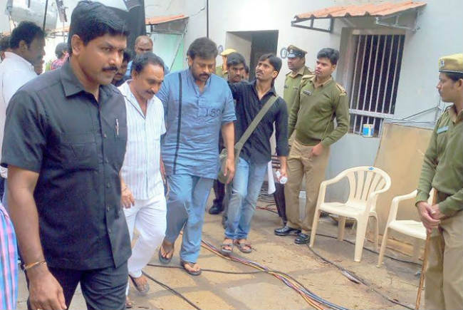 Chiranjeevi next to title as 'Khaidi 150'
