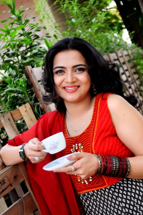 Dhivyadharshini, Vijay TV, Anchor Dhivyadharshini, Vijay TV Anchor DD, Facts about DD, Facts about Dhivyadharshini, Anchor DD age
