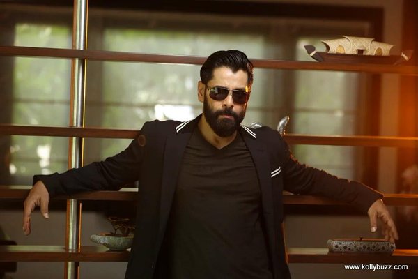 Vikram in Iru Mugan Photos Images Stills