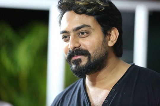 Karthik Jayaram Biography