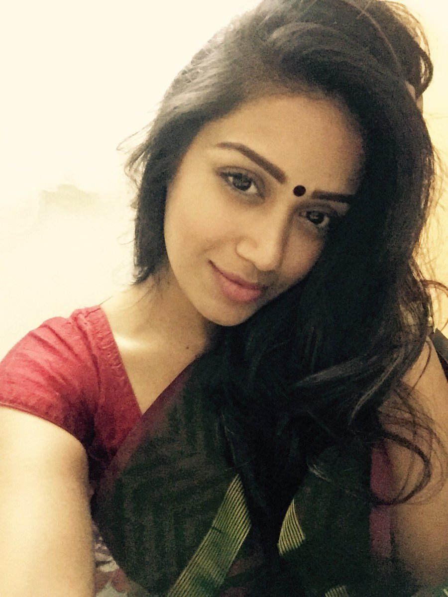 Nivetha Pethuraj Height 