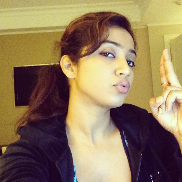 Shreya Ghoshal, Selfie, Shreya Ghoshal Selfie, Photos, Shreya Ghoshal Hot, Shreya Ghoshal Sexy, Entertainment, Shreya Ghoshal Photos