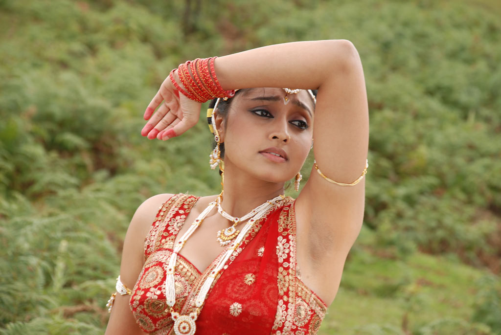 Sreeja, Sreeja Wiki, Sreeja Age, Sreeja Serial Actress, Sreeja Actress, Sreeja Mappillai, Sreeja Height, Sreeja Weight, Sreeja Date of Birth, Sreeja Biography, Sreeja Family, Sreeja Chandran, Sreeja Photos, Celebrity Biography