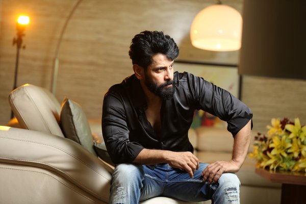 Vikram in Iru Mugan Photos Images Stills
